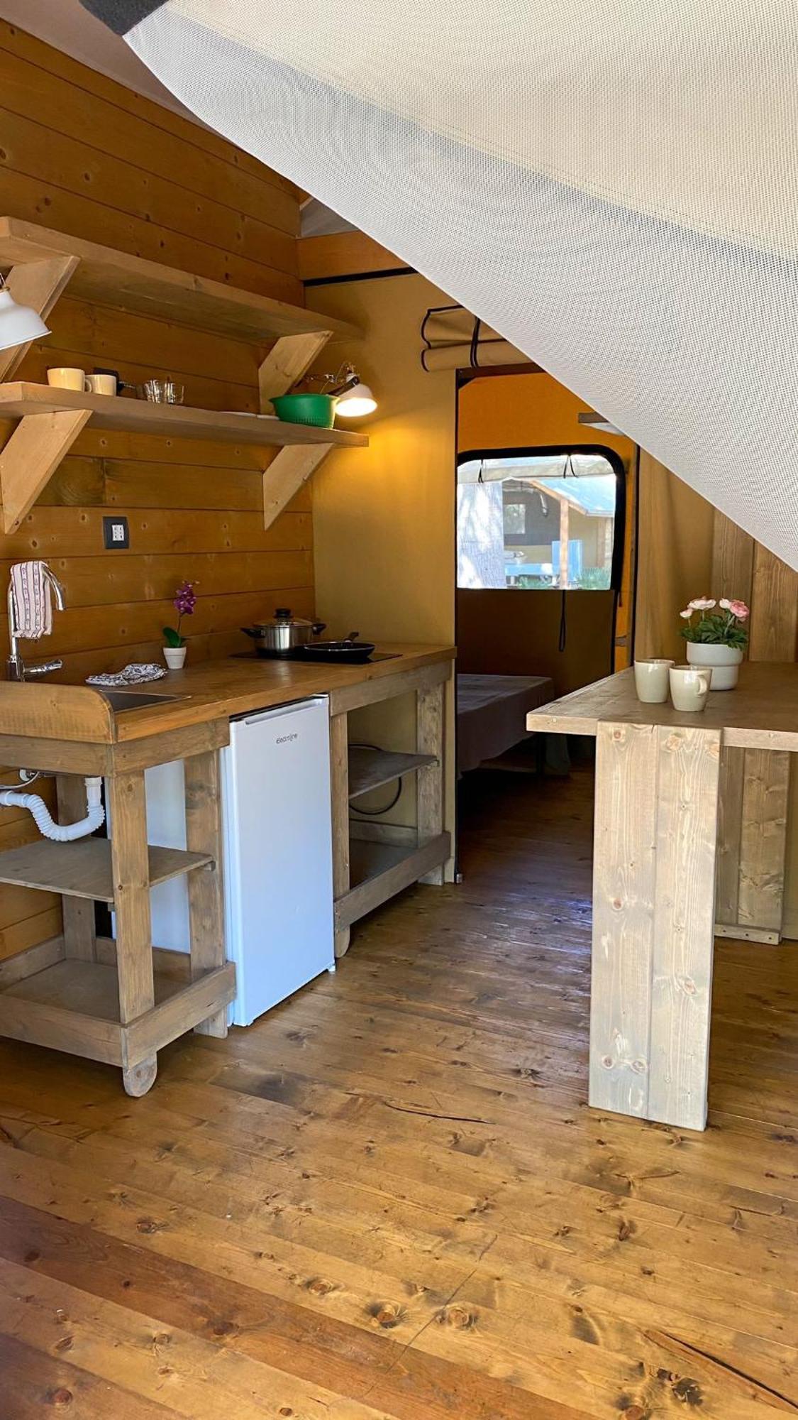 Il Pampaleone Glamping And Resort Acireale Room photo