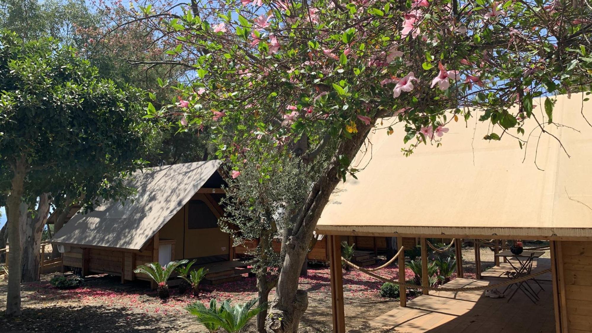 Il Pampaleone Glamping And Resort Acireale Exterior photo